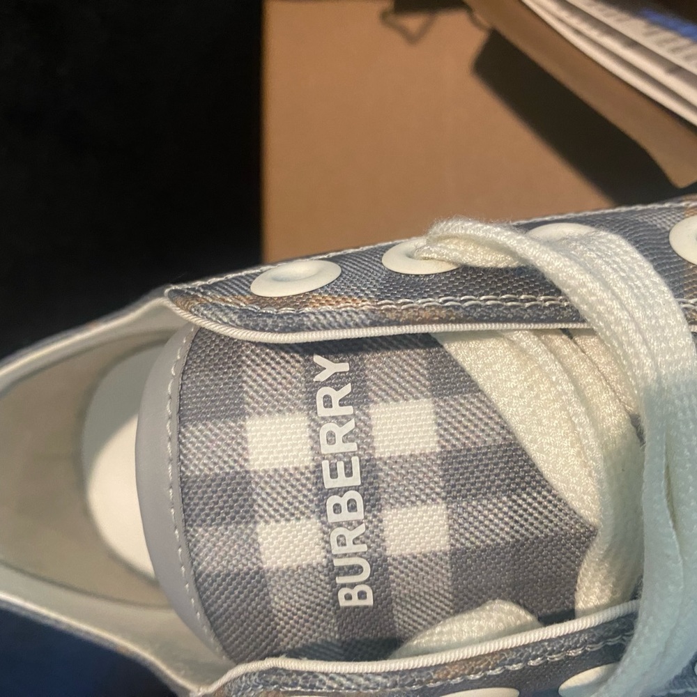 Burberry - Picture 4 of 7